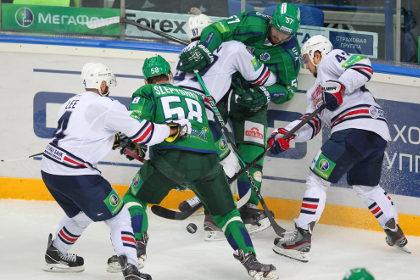 «Салават Юлаев» обыграл «Металлург» со счетом 4:0