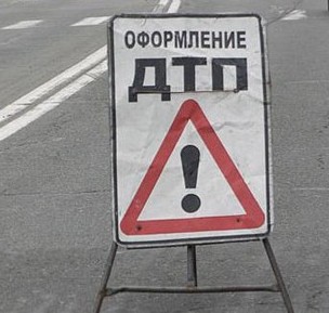 Один человек погиб в столкновении мотоцикла и иномарки в Абакане