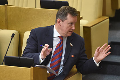 В Госдуме отказались лишать прав за езду по тротуарам