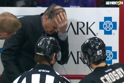 Шайба попала в голову комментатора НХЛ