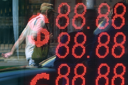 Банкир рассказал о рекомендациях ЦБ готовиться к 100 рублям за доллар