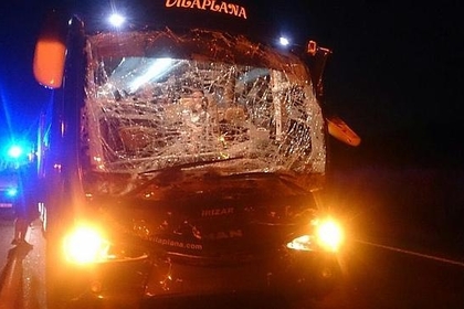 Десять футболистов испанского клуба пострадали в ДТП с грузовиком