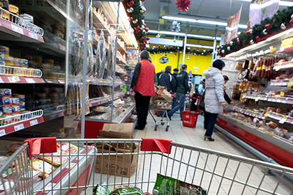 Росстат сообщил о падении розничной торговли в 2015 году на 10 процентов