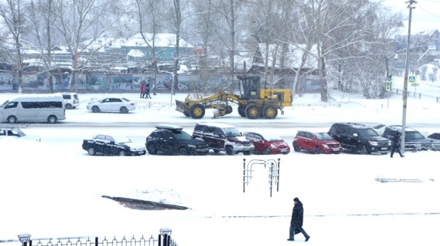 Свыше 5 сантиметров снега выпало за ночь на улицах города