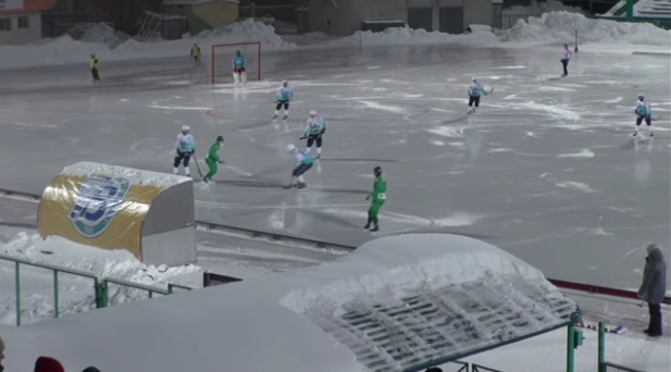 Команды забили 20 мячей в свои ворота в игре чемпионата России по бенди