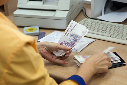 Социальные пенсии в России вырастут в апреле следующего года