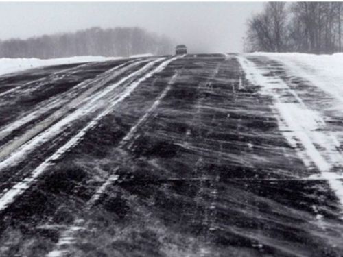 Ачинцев предупреждают о сильном ветре и гололедице на дорогах