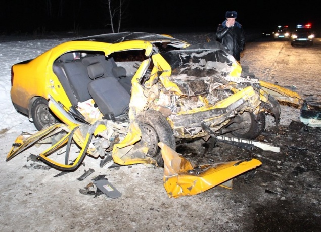 Полицейские разыскивают очевидцев ДТП в Емельяновском районе с четырьмя погибшими