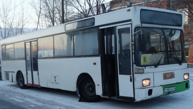 Госавтоинспекторы проводят проверку по факту ДТП с участием автобуса и пешехода