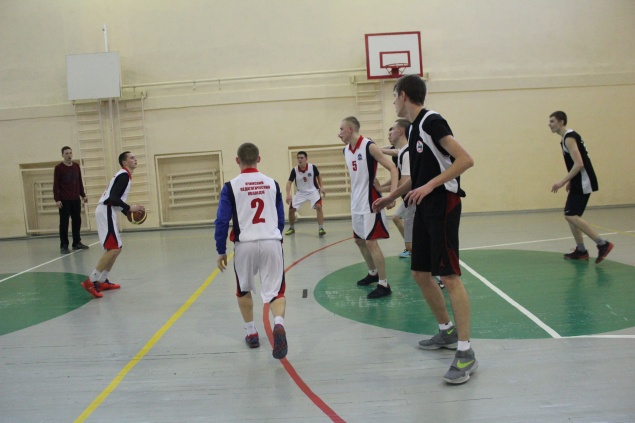 Ачинские студенты техникума нефти и газа стали лучшими в баскетболе