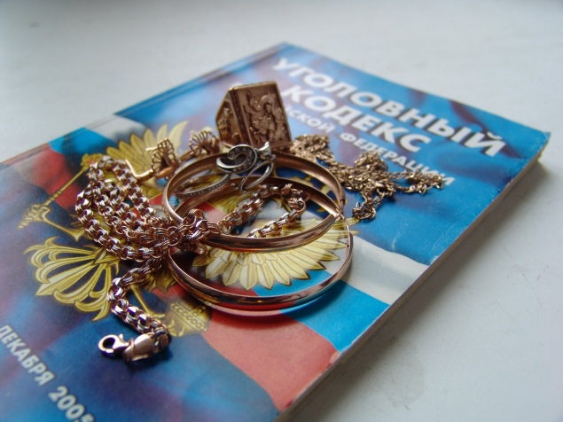 Сыщиками Ачинска оперативно раскрыта кража ювелирных украшений