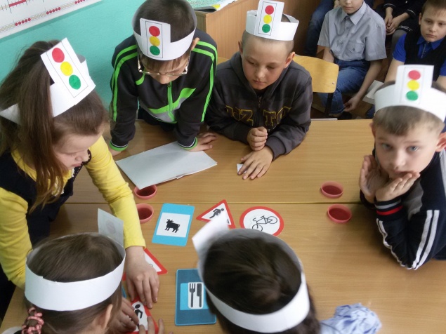 Ачинские школьники прошли дорожный лабиринт
