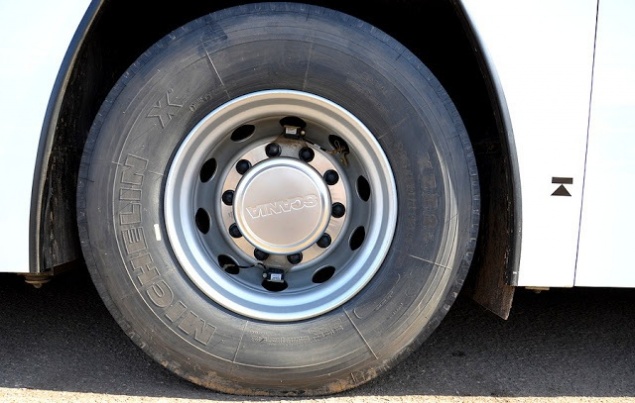 Опасный автобус с иностранцами не выпустили из Красноярского края