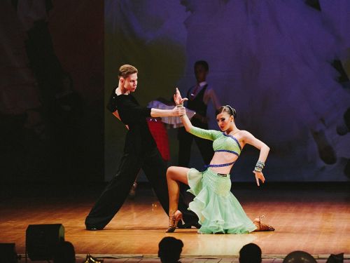 Ачинские танцоры стали лидерами международного фестиваля «Вальс Победы»