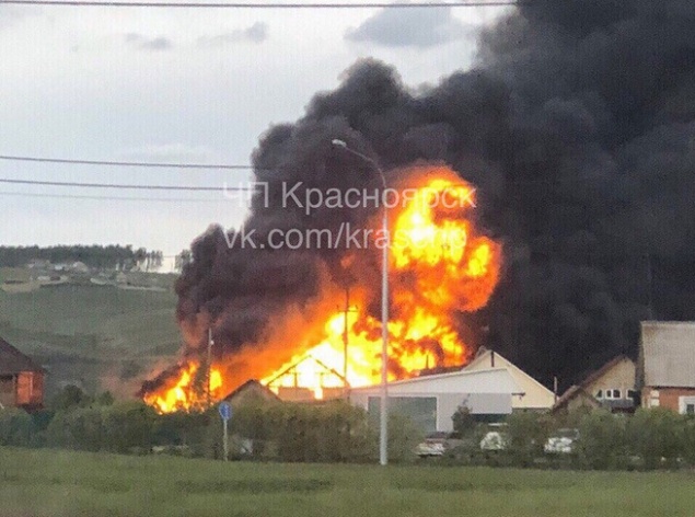 Пожилая пара с внучкой лишились дома и всех вещей в Емельново из-за пожара за 50 минут