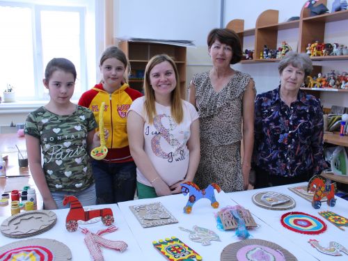 Чудеса своими руками: художественная школа приглашает ачинские семьи на мастер-классы