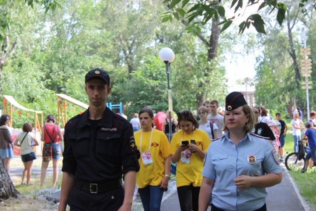 Полицейские и дружинники обеспечили общественный порядок на праздничных мероприятиях, посвященных Дню молодежи