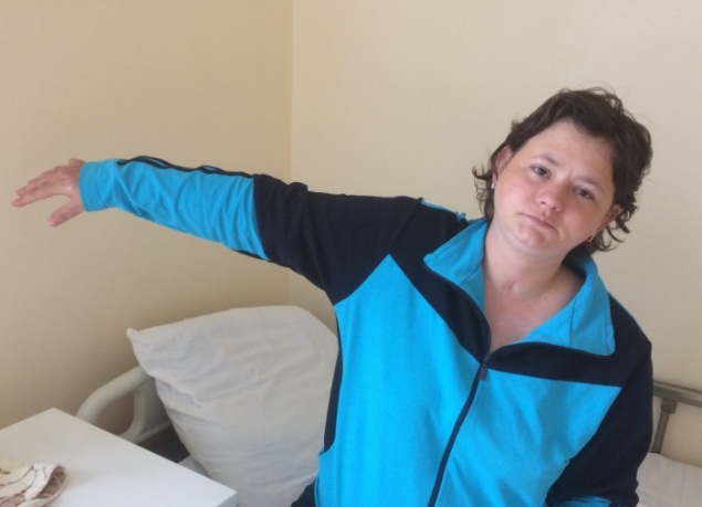 «Муж облил бензином жену с сыном на руках и поджег»: почти год врачи поднимали женщину на ноги