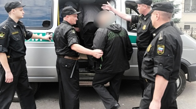 Полтысячи иностранных граждан выдворили за пределы края судебные приставы