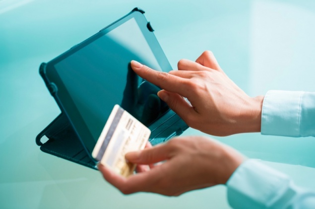 Рассчитывая на получение кредита, женщина перевела мошенникам 150 тысяч рублей в Зеленогорске