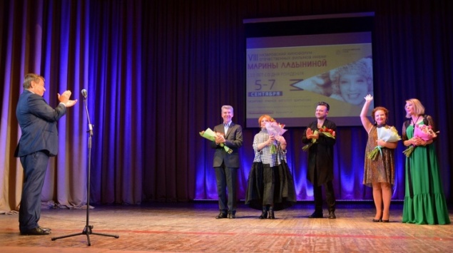 Гала-концерт с участием звёзд кино и эстрады прошел в Ачинске при полном аншлаге