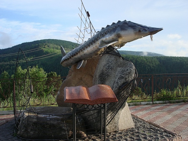 Автор «Царь-рыбы» требует с дорожников 5 миллионов за ржавчину после реставрации