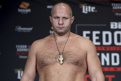 Емельяненко нокаутировал американца в первом раунде