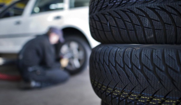 «Еще не пора»: красноярская ГИБДД посоветовала пока не менять зимнюю резину на летнюю