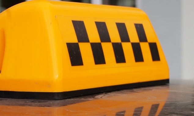 В Красноярске мужчина из-за финансовых трудностей ножом изрезал таксиста. Надолго отправили в колонию