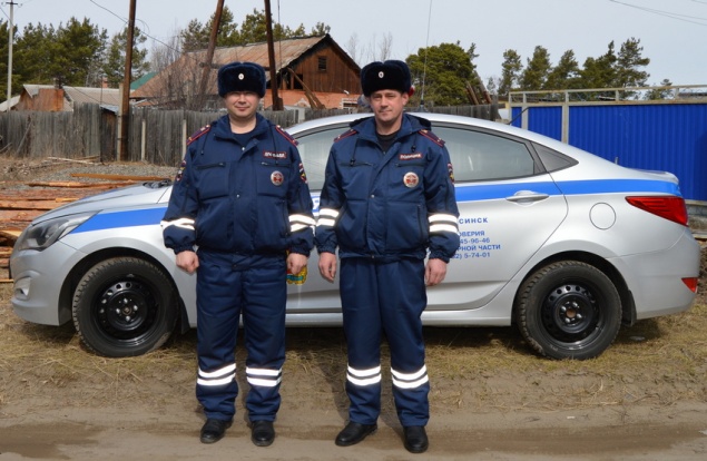 На юге края в загоревшемся доме едва не погибли спавшие супруги. Спасли полицейские