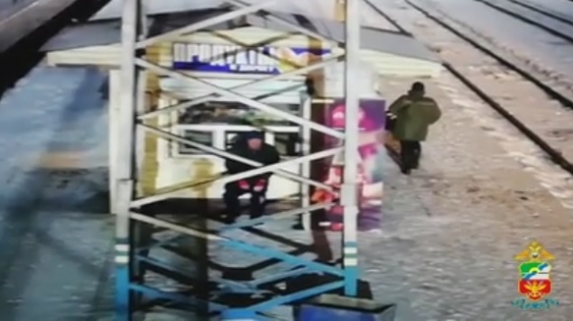 В Ачинске транспортные полицейские раскрыли кражу с проникновением в торговый павильон