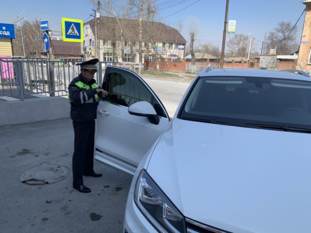 В Ачинске за 5 дней праздничных выходных 80 водителей привлечено к ответственности за тонировку