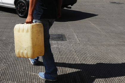 Почти 60 африканцев пришли к упавшему бензовозу за топливом и умерли