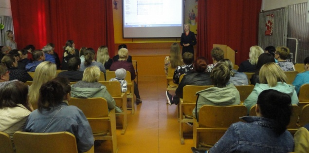 Сотрудники полиции обсудили с родителями школьников проблемные вопросы аварийности на дороге и ответственности за правонарушения