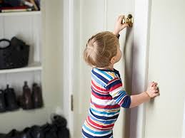 Найдена мать ребёнка, прожившего два дня с мёртвым отцом