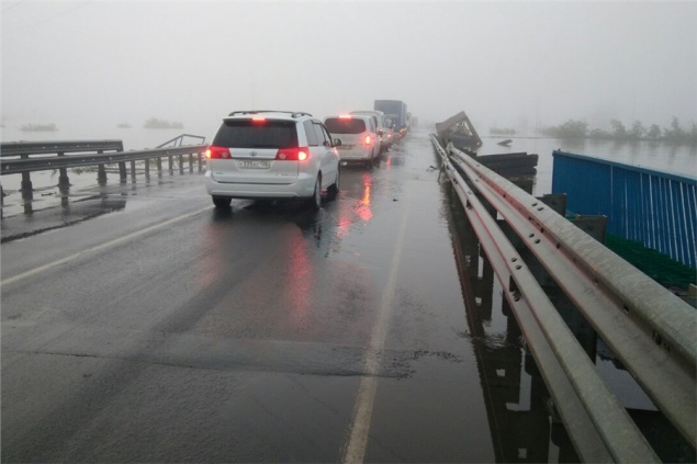 Открыли трассу из Красноярска в Иркутскую область: дорога была под водой трое суток