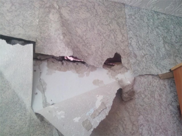 Жители Каменки переживают за восстановление разрушенного взрывами жилья