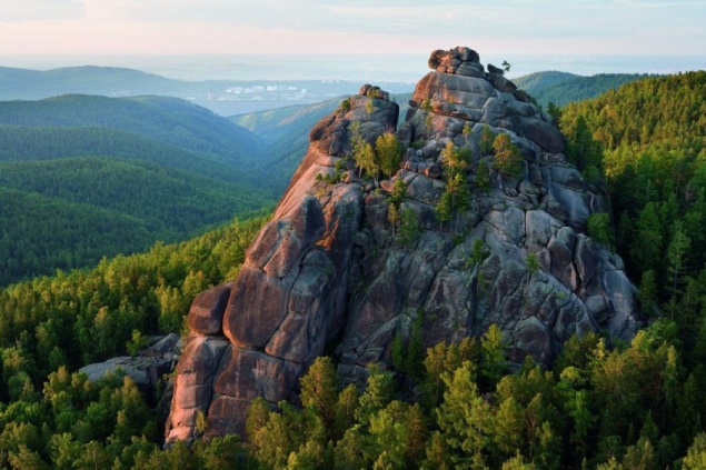 За пару часов спасатели вывели со «Столбов» сразу трех женщин с травмами ног