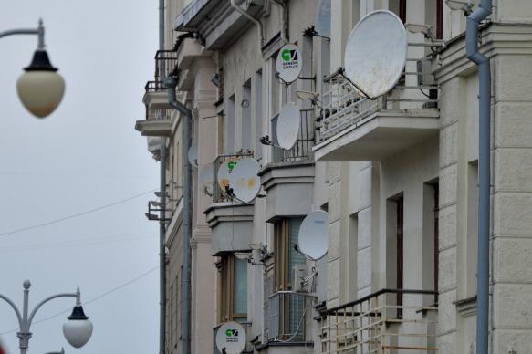 В России предложили очистить исторические здания от кондиционеров и антенн