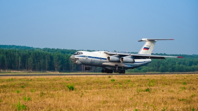 Из Красноярска улетели военные самолеты и вертолеты