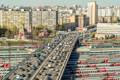 На российских дорогах решили ограничить обгоны и перестроения