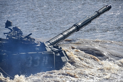 Российский солдат-контрактник утонул во время учений на танке