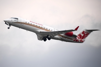 Российский самолет дважды за сутки запросил экстренную посадку