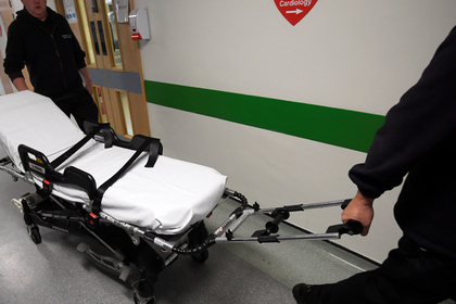 Женщина поработала в саду и лишилась ног