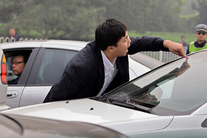 Мужчина пытался скрыться от супруга любовницы и сел в тюрьму