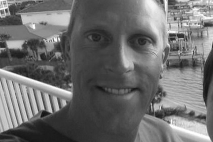 Мужчина решил сделать имениннику сюрприз и случайно получил пулю в сердце