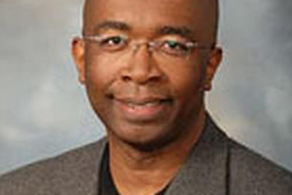 Профессор потратил в стрип-клубах гранты на десятки тысяч долларов