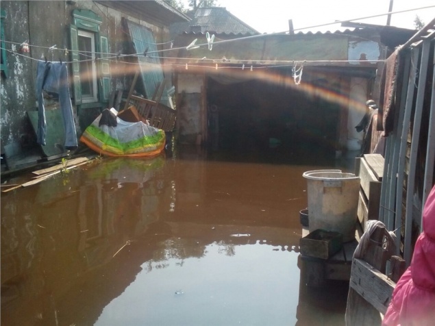 В Минусинске грунтовые воды уже третий месяц топят жилые дома. Мэрия ввела режим ЧС