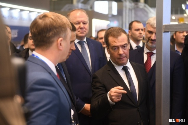 Медведев предложил ужесточить наказания для водителей