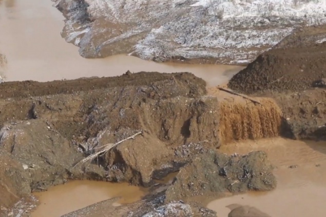 Госпитализированы еще двое пострадавших после прорыва дамбы на золотом прииске